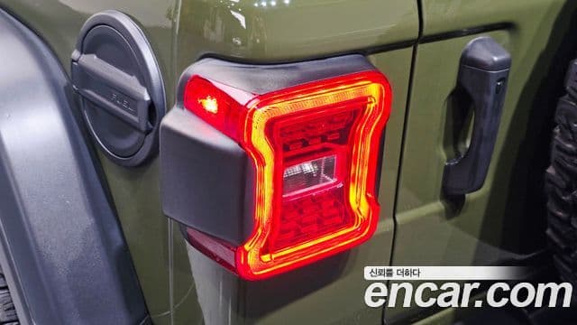 Jeep Wrangler 2024 — Photo 28/31