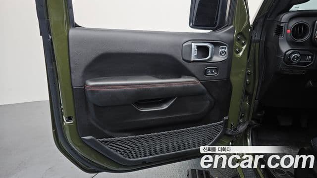 Jeep Wrangler 2024 — Photo 24/31