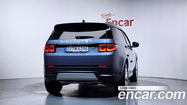 Land Rover Discovery Sport 2023 — Фото 3/20