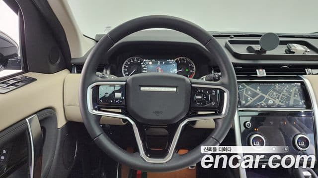 Land Rover Discovery Sport 2023 — Фото 12/20