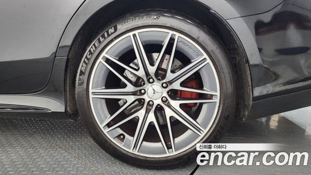 Mercedes-Benz AMG GT 2023 — Photo 21/33