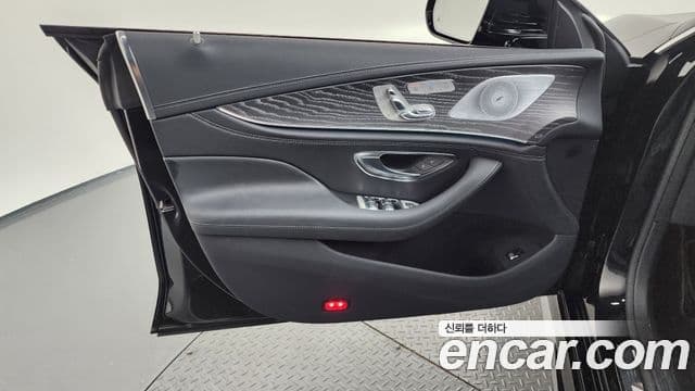 Mercedes-Benz AMG GT 2023 — Photo 2/33
