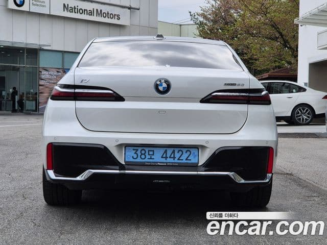 BMW i7 2024 — Şəkil 14/20