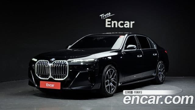 BMW 7 Series 2023 — Photo 11/20