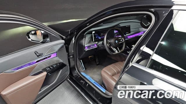 BMW 7 Series 2023 — Photo 14/20