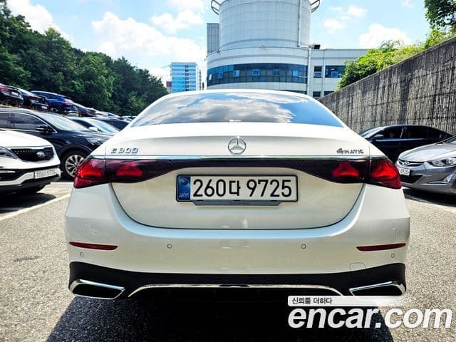 Mercedes-Benz E-Class 2025 — ფოტო 3/20
