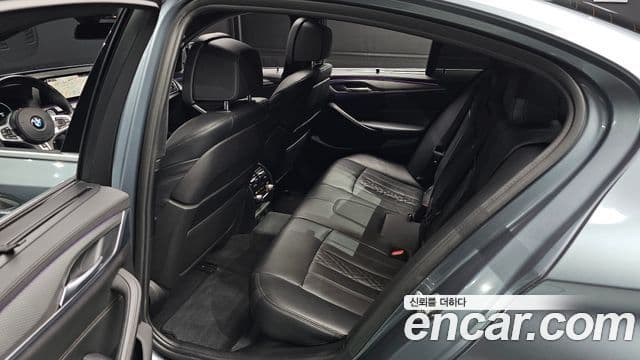 BMW 5 Series 2019 — Şəkil 11/20