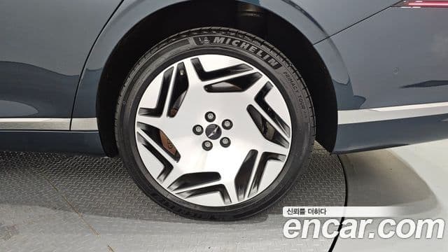Genesis G90 2022 — Şəkil 11/33