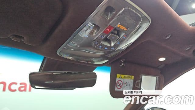 Genesis G90 2022 — Şəkil 32/33