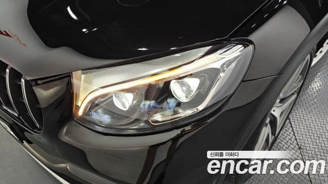 Mercedes-Benz GLC-Class 2018 — Şəkil 16/30