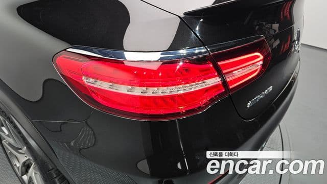Mercedes-Benz GLC-Class 2018 — Şəkil 15/30