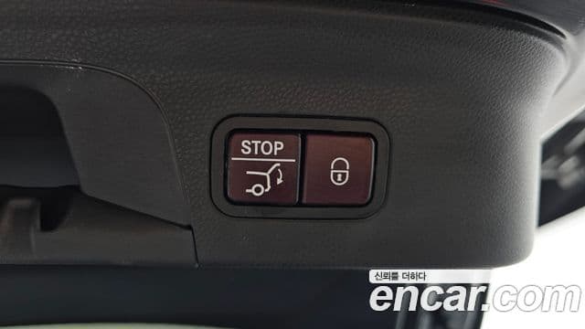 Mercedes-Benz GLC-Class 2018 — Şəkil 11/30