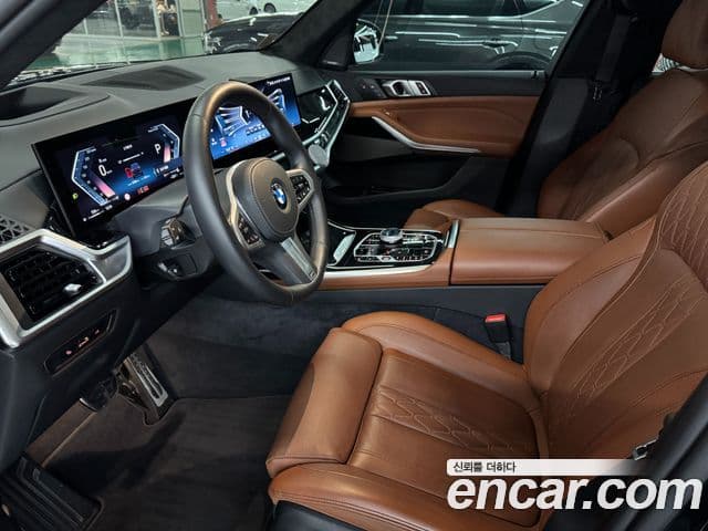 BMW X7 2024 — ფოტო 8/20
