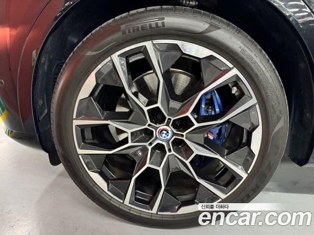 BMW X7 2024 — ფოტო 18/20