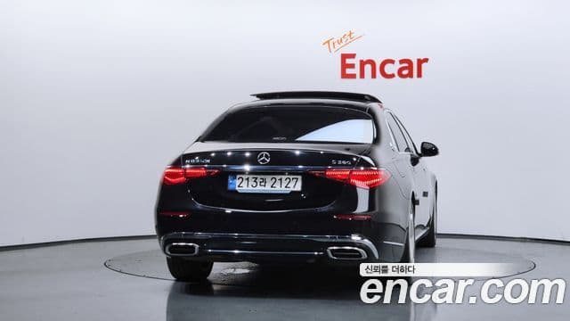 Mercedes-Benz S-Class 2023 — Photo 7/20