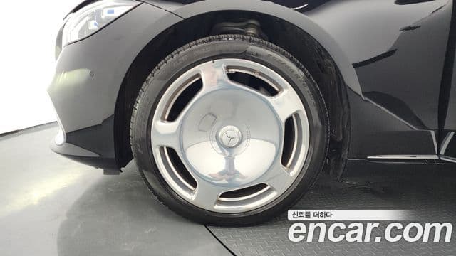 Mercedes-Benz S-Class 2023 — Photo 17/20