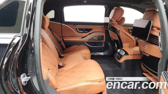 Mercedes-Benz S-Class 2023 — Photo 14/20