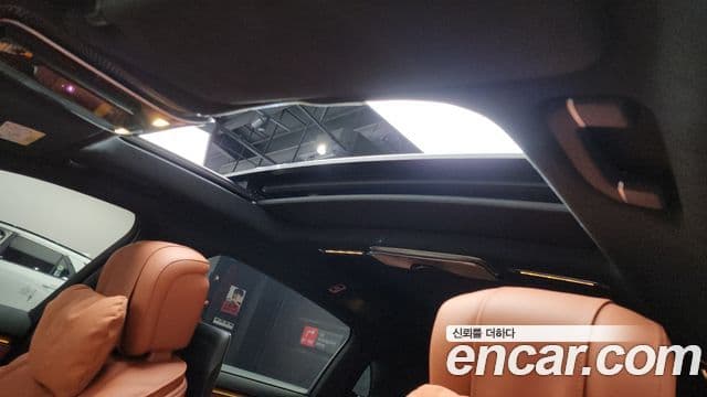 Mercedes-Benz S-Class 2023 — Photo 10/20