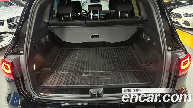 Mercedes-Benz GLB-Class 2023 — Şəkil 12/20