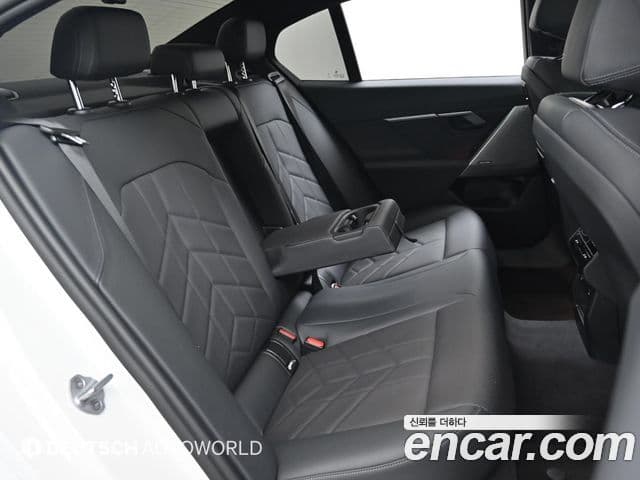 BMW 5 Series 2023 — ფოტო 11/20
