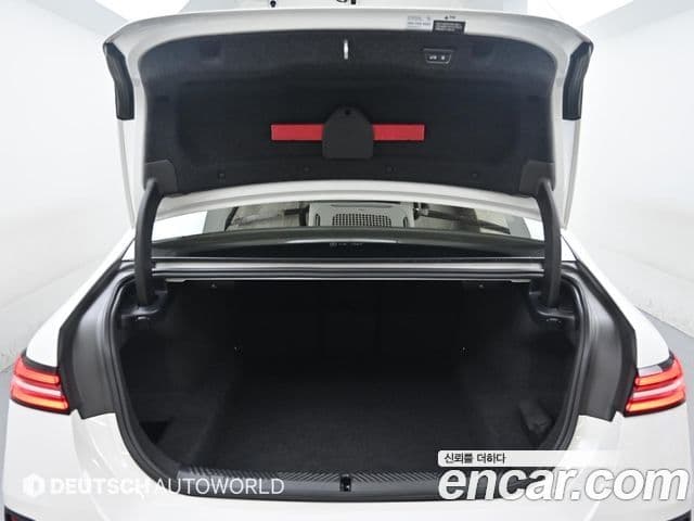 BMW 5 Series 2023 — ფოტო 18/20