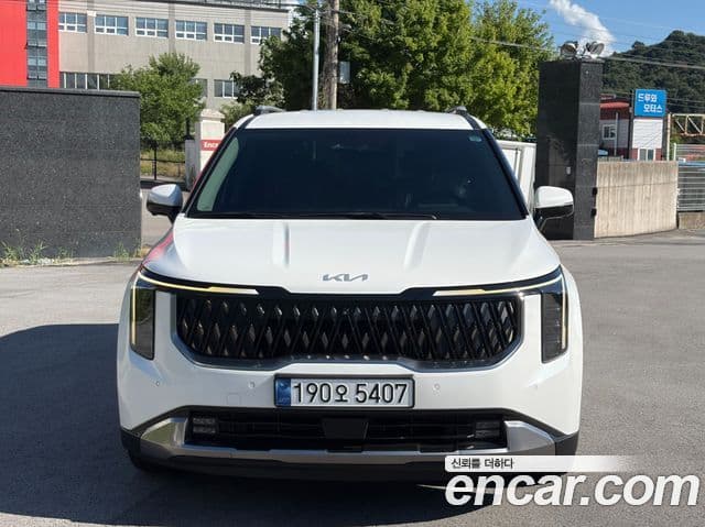 Kia Carnival 2024 — Şəkil 2/19