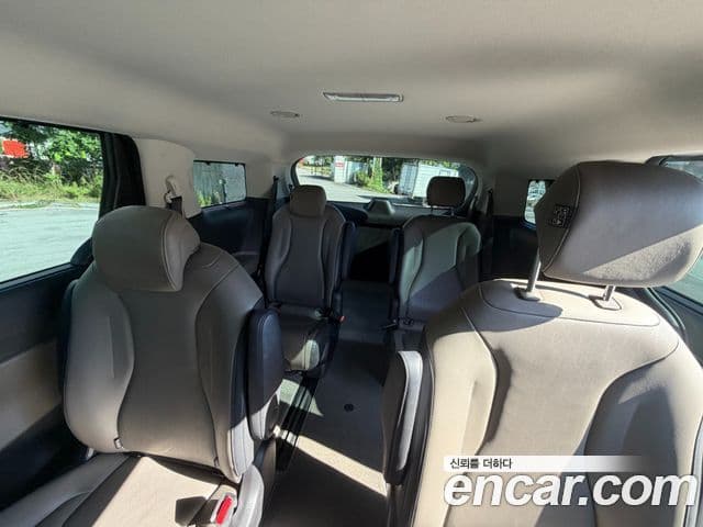 Kia Carnival 2024 — Şəkil 16/19