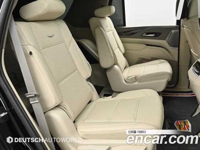 Cadillac Escalade 2023 — ფოტო 11/20