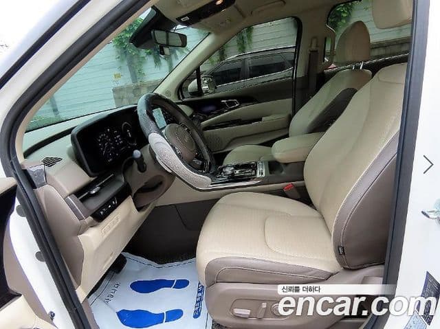 Kia Carnival 2022 — фото 4 из 20