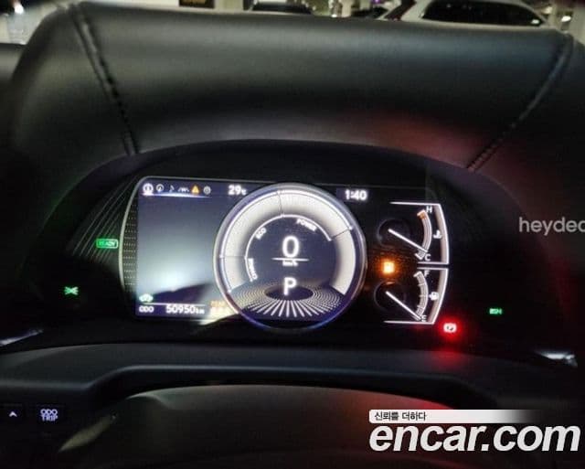 Lexus ES300h 2019 — Şəkil 7/16