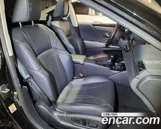 Lexus ES300h 2019 — Şəkil 11/16