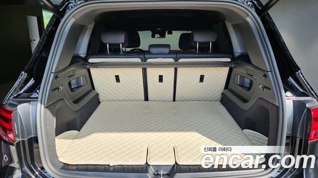 Mercedes-Benz GLB-Class 2025 — ფოტო 11/18