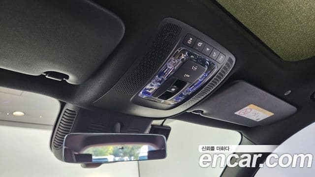 Mercedes-Benz GLB-Class 2025 — ფოტო 17/18