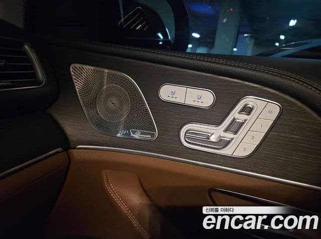 Mercedes-Benz GLE-Class 2023 — Photo 11/13