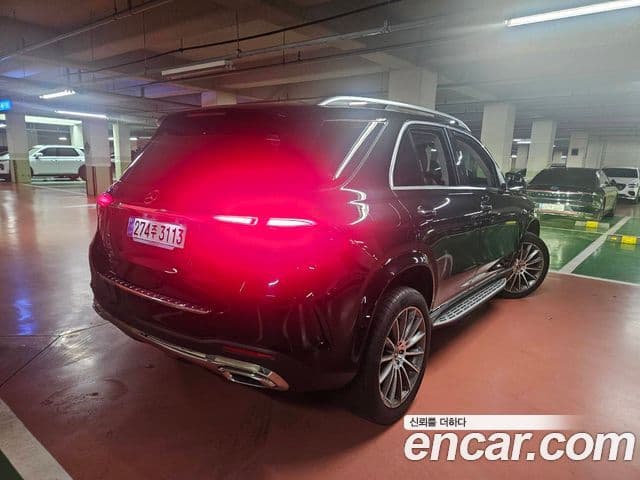 Mercedes-Benz GLE-Class 2023 — Photo 9/13