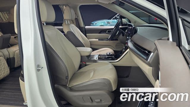 Kia Carnival 2022 — ფოტო 10/20