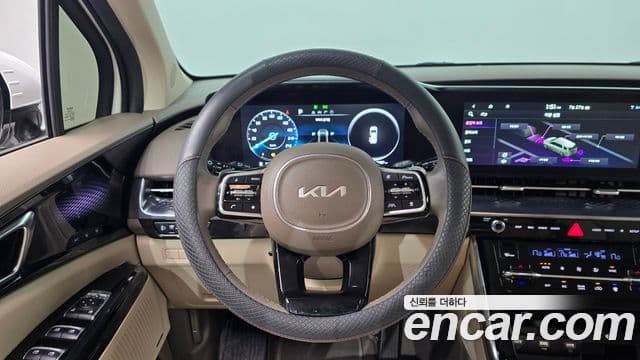 Kia Carnival 2022 — ფოტო 13/20