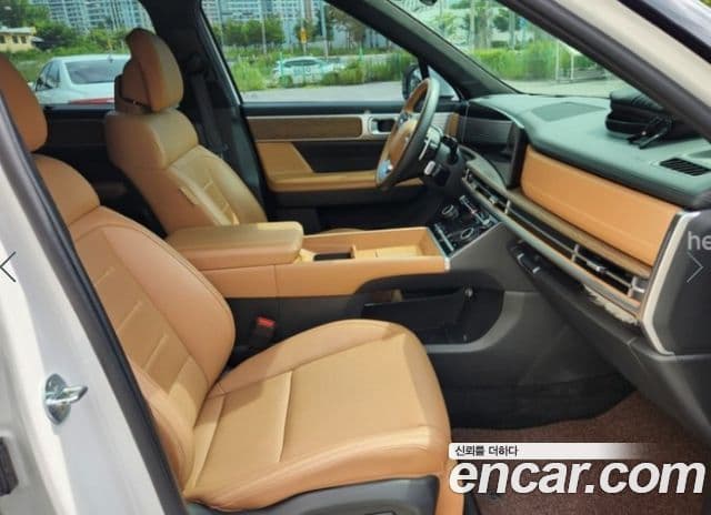 Hyundai Santa Fe 2023 — ფოტო 1/9