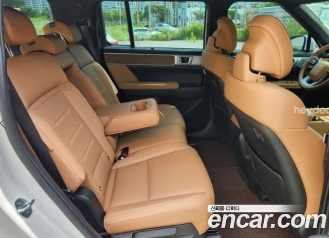 Hyundai Santa Fe 2023 — ფოტო 2/9