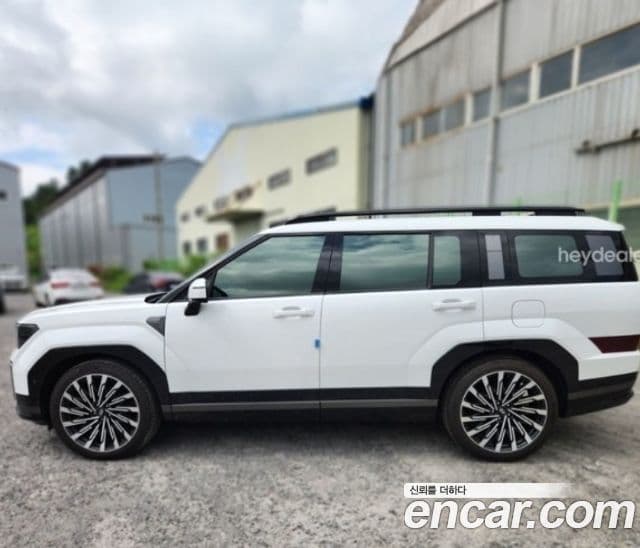 Hyundai Santa Fe 2023 — ფოტო 8/9