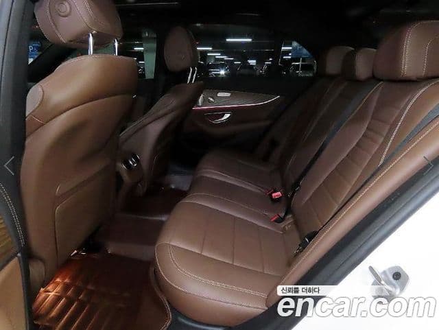 Mercedes-Benz E-Class 2023 — Şəkil 7/20