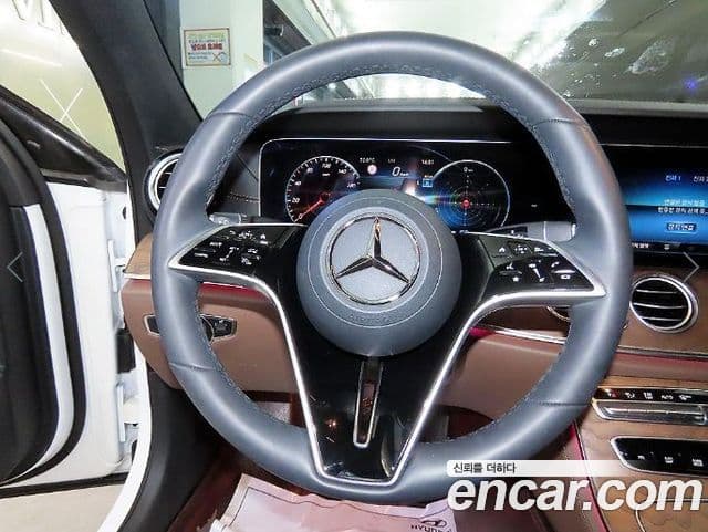 Mercedes-Benz E-Class 2023 — Şəkil 8/20
