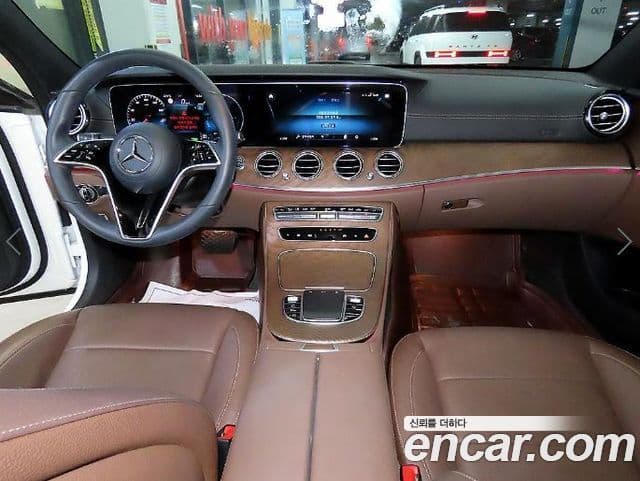 Mercedes-Benz E-Class 2023 — Şəkil 10/20