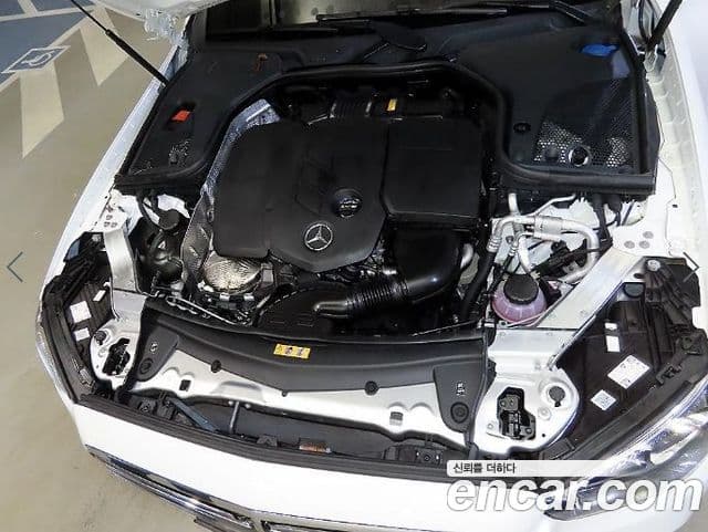 Mercedes-Benz E-Class 2023 — Şəkil 19/20