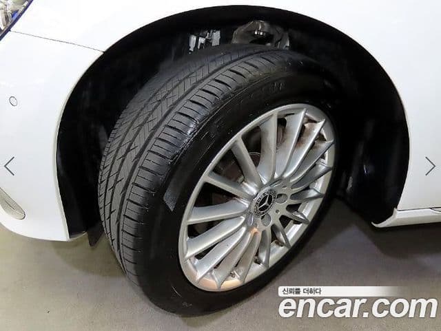 Mercedes-Benz E-Class 2023 — Şəkil 20/20
