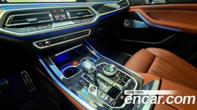 BMW X7 2021 — ფოტო 14/19