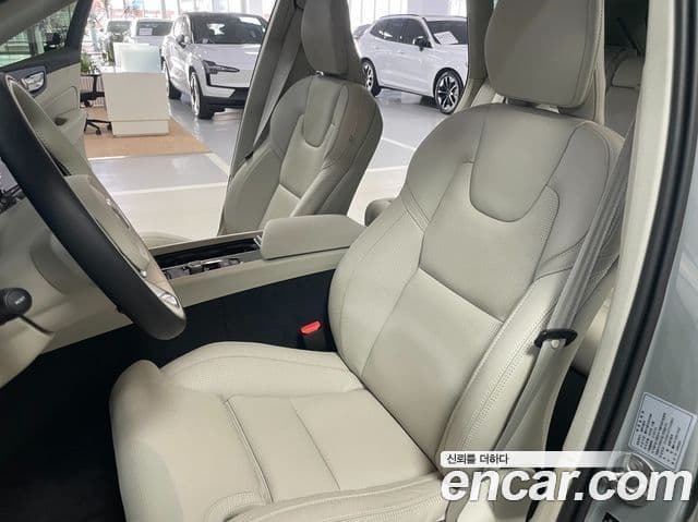 Volvo XC60 2026 — фото 8 из 20