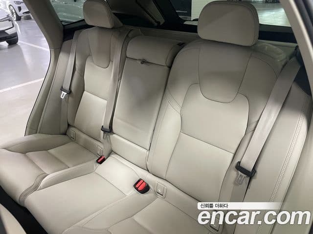 Volvo XC60 2026 — Şəkil 10/20