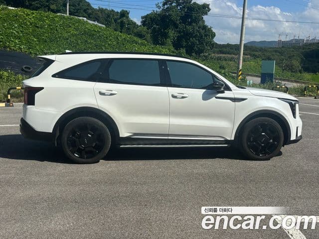 Kia Sorento 2023 — Photo 10/20
