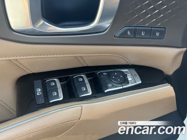 Kia Sorento 2023 — Photo 8/20